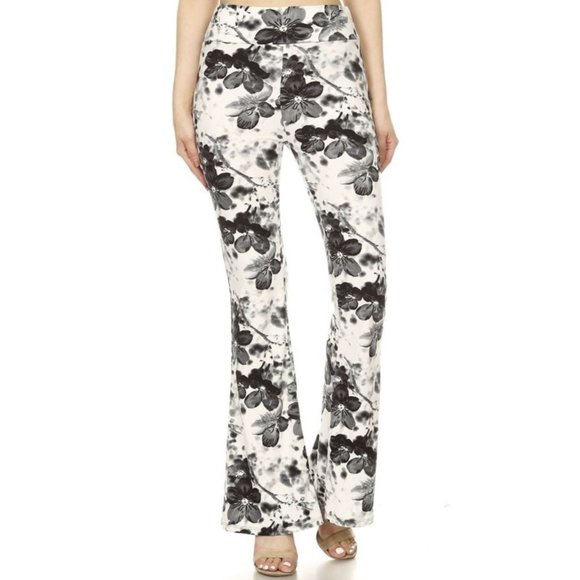 Buttery Soft White/Black Floral Leggings - Picture 3 of 3